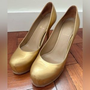 Yves Saint Laurent Gold Pumps Size 37